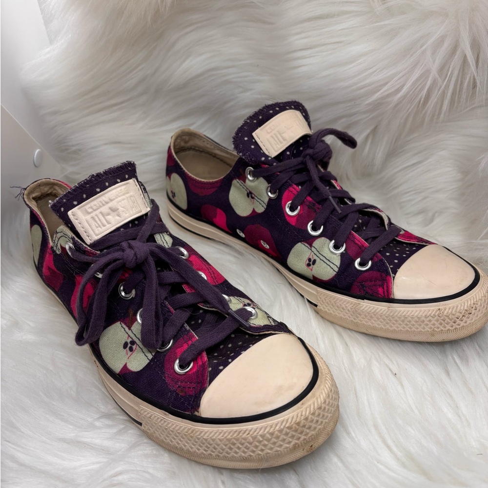 Converse Women’s Apple Pattered Sneakers